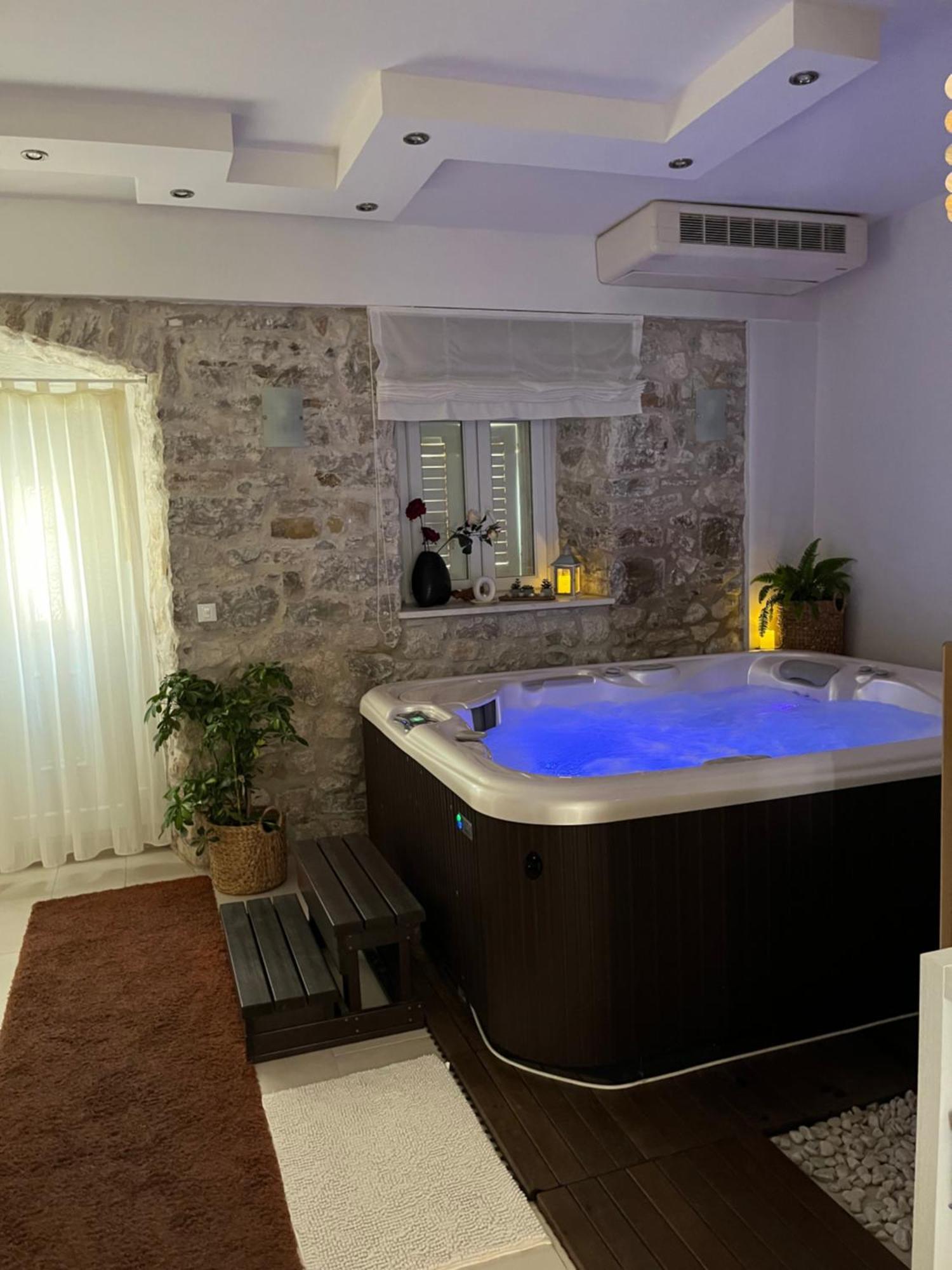Luxury Apartment Spa "Marina" Макарська Екстер'єр фото